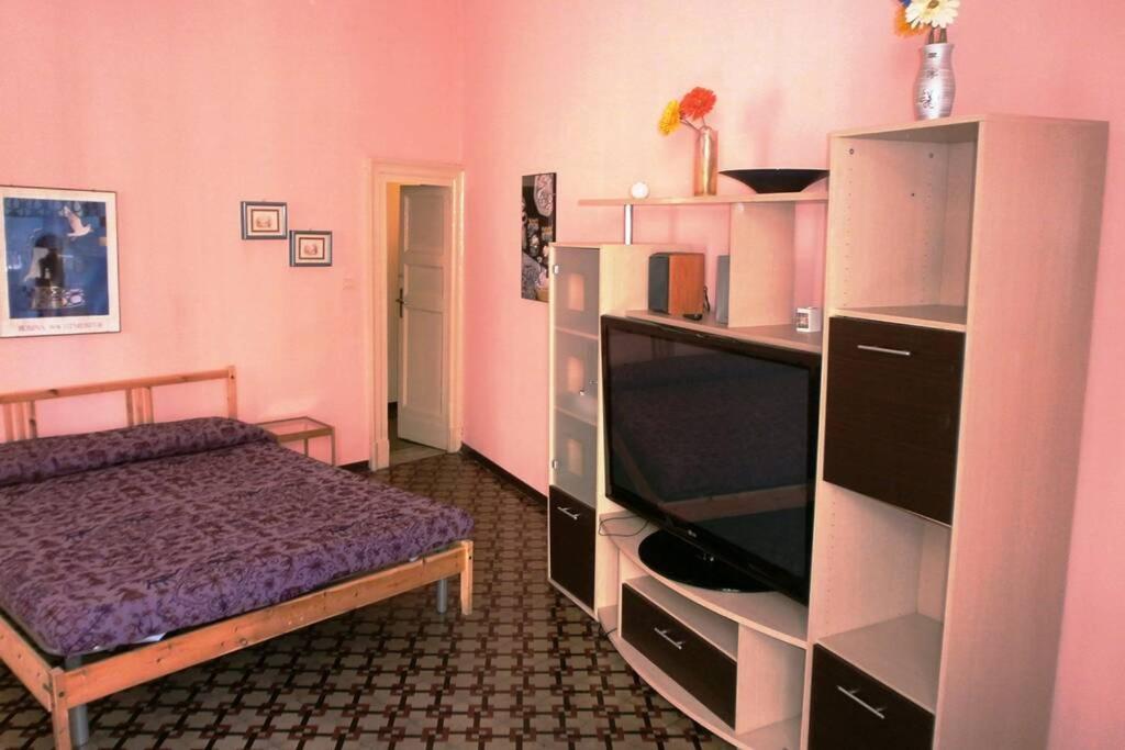 Three Rooms Near Central Station Catania Bagian luar foto